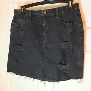 Hollister skirt black with shreds sz. 15 w 32